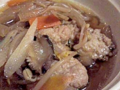 生姜でぽかぽか　鶏肉団子のご馳走スープ